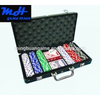 300pcs dice poker chip set/Casino Style Poker Chip Set in black alu case